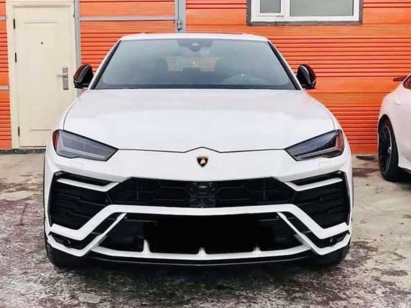 Lamborghini Urus (2020) spotted in Ulan Bator, Mongolia