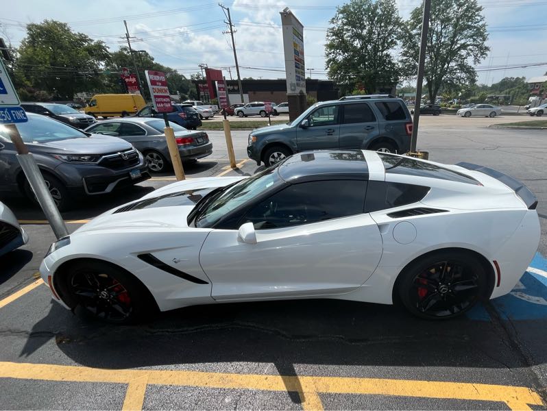 Chevrolet Corvette (2015) spotted in Des Plaines, United States
