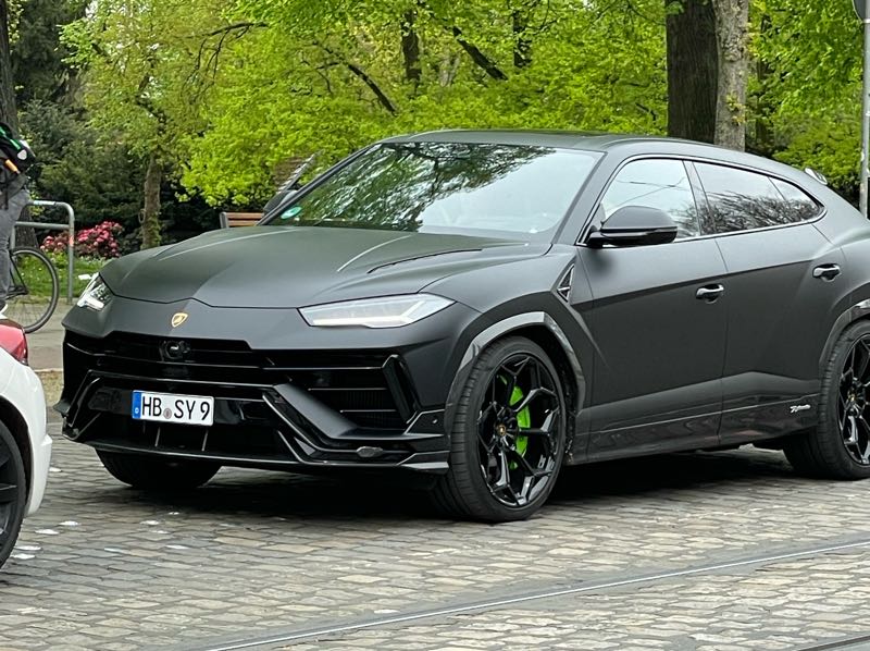 Lamborghini Urus spotted in Bremen