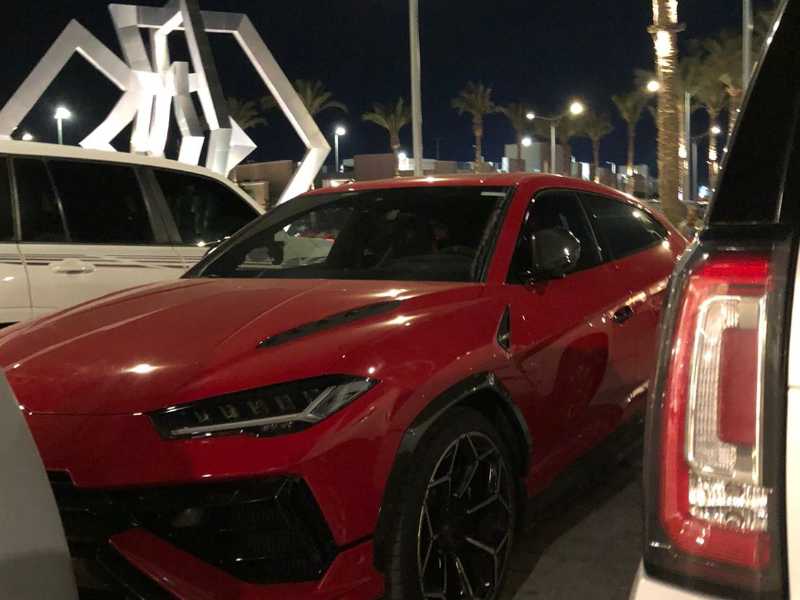 Lamborghini Urus spotted in Mūţ