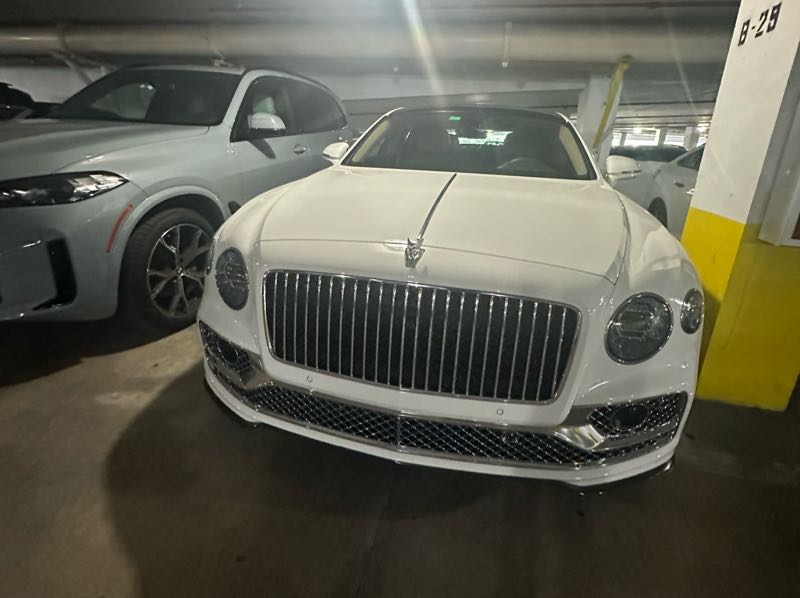 Bentley Flying Spur spotted in Hamīrpur