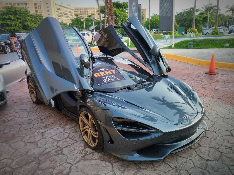 McLaren 720S spotted in Cancún