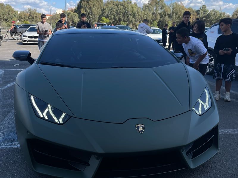 Lamborghini Huracán spotted in Reẖovot