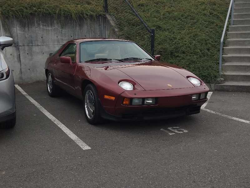 Porsche 928 spotted in Tacoma