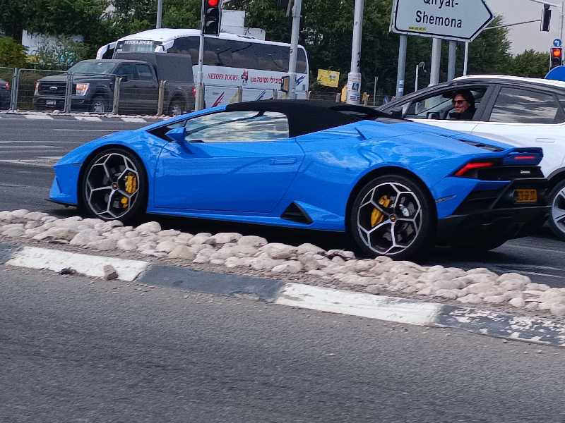 Lamborghini Huracán Spyder spotted in Safed