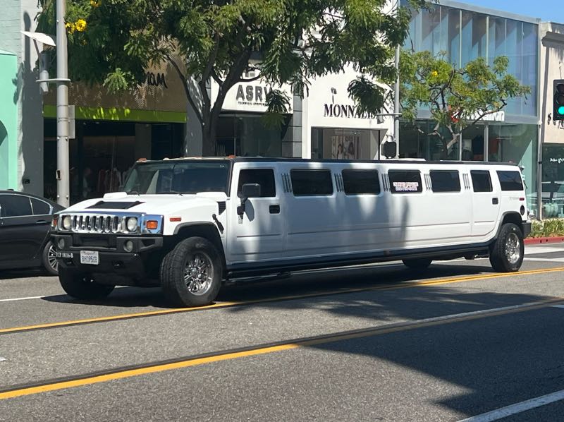 Hummer H2 Limousine spotted in Los Angeles