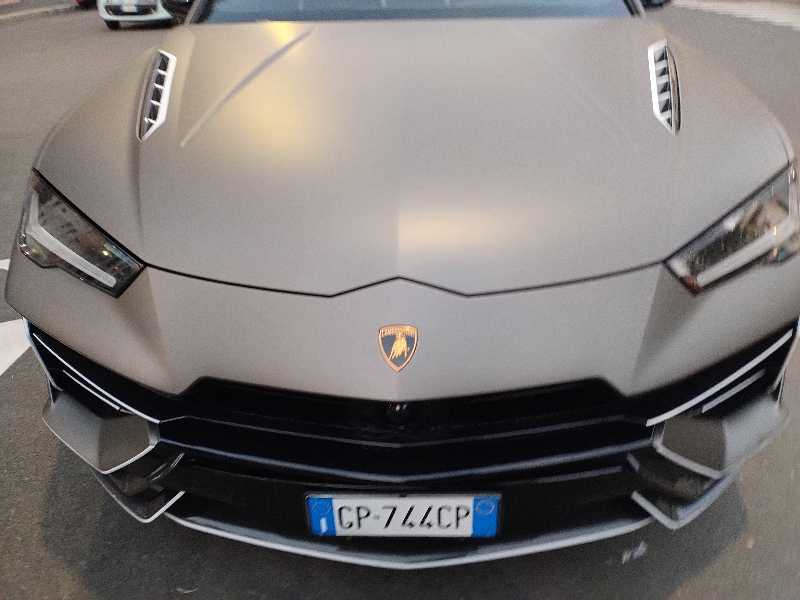 Lamborghini Urus (2023) spotted in Milan, Italy