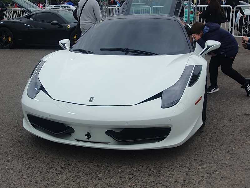 Ferrari 458 Italia spotted in Neuquén