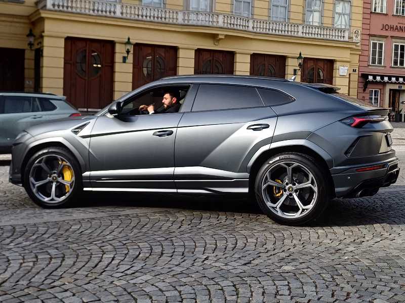 Lamborghini Urus (2021) spotted in Vienna, Austria