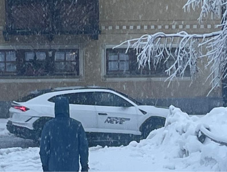Lamborghini Urus spotted in Livigno