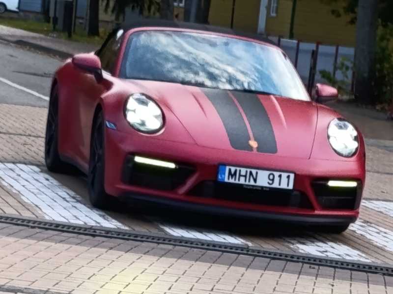 Porsche 911 (2020) spotted in Donglan County, China