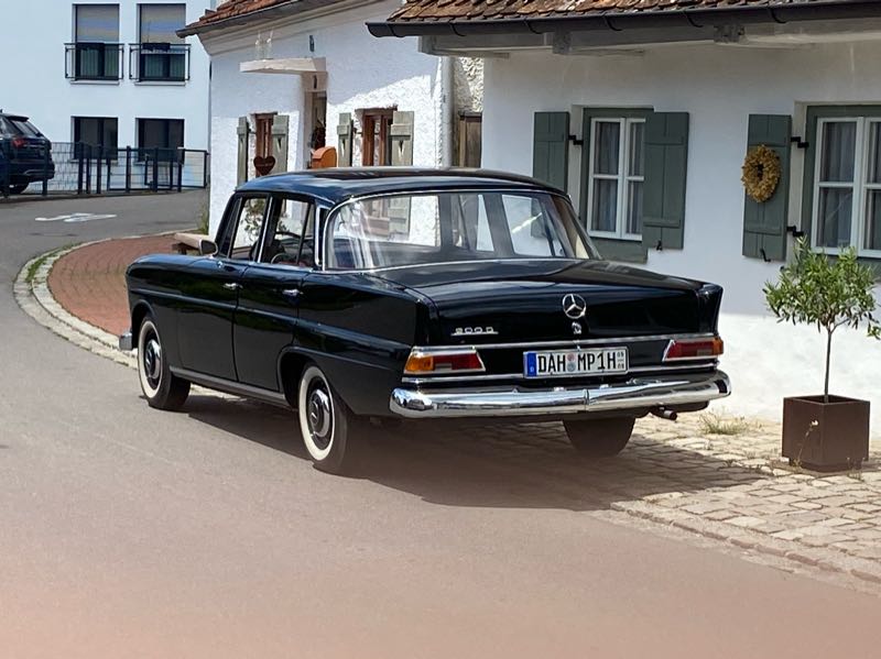 Mercedes-Benz 220 spotted in Ingolstadt