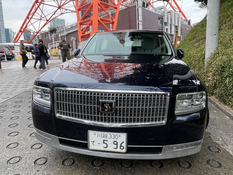 Toyota Century spotted in Tokyo