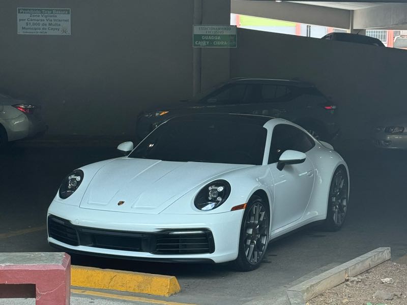 Porsche 911 spotted in Caguas
