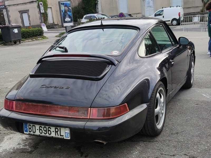 Porsche 911 Carrera 2 spotted in Vitré