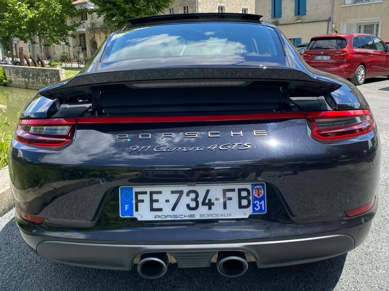Porsche 911 Carrera 4 GTS spotted in Eymet