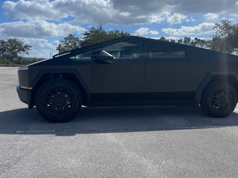 Tesla Cybertruck spotted in Bayamón