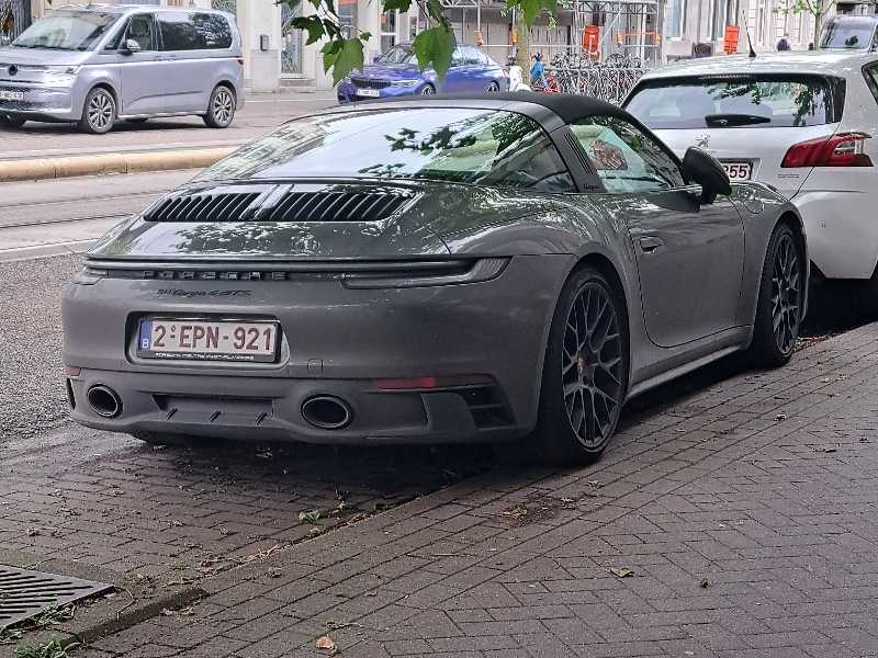 Porsche 911 Carrera GTS spotted in Gent