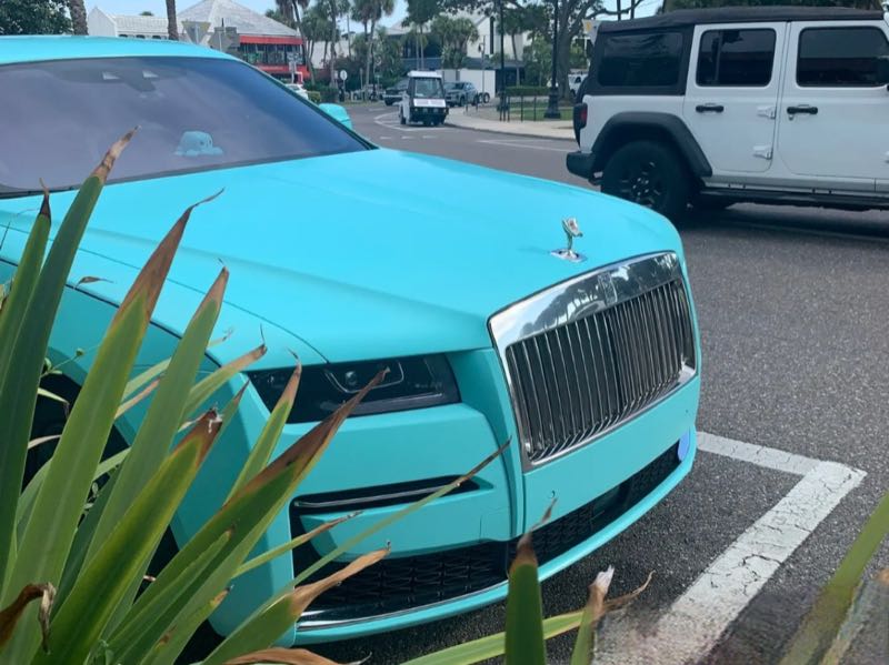Rolls-Royce Cullinan (2021) spotted in Los Angeles, United States