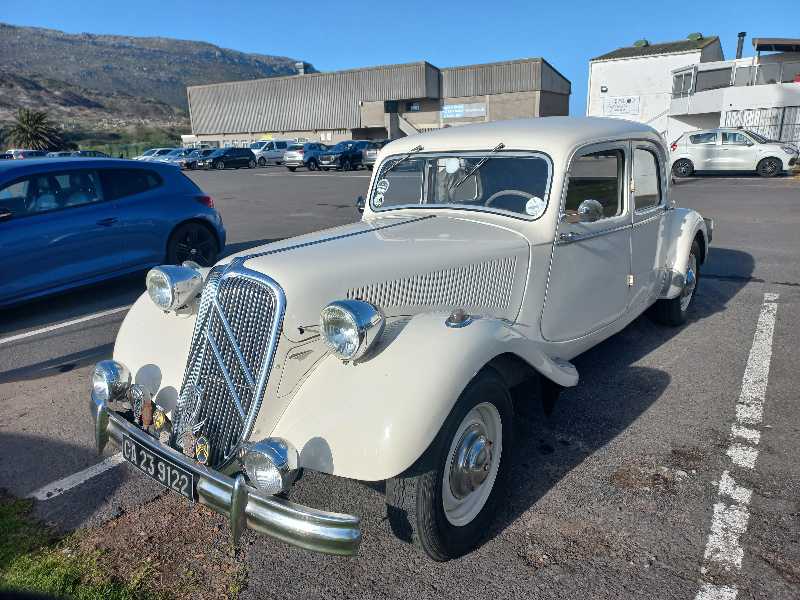 Citroën Traction Avant spotted in Cape Town