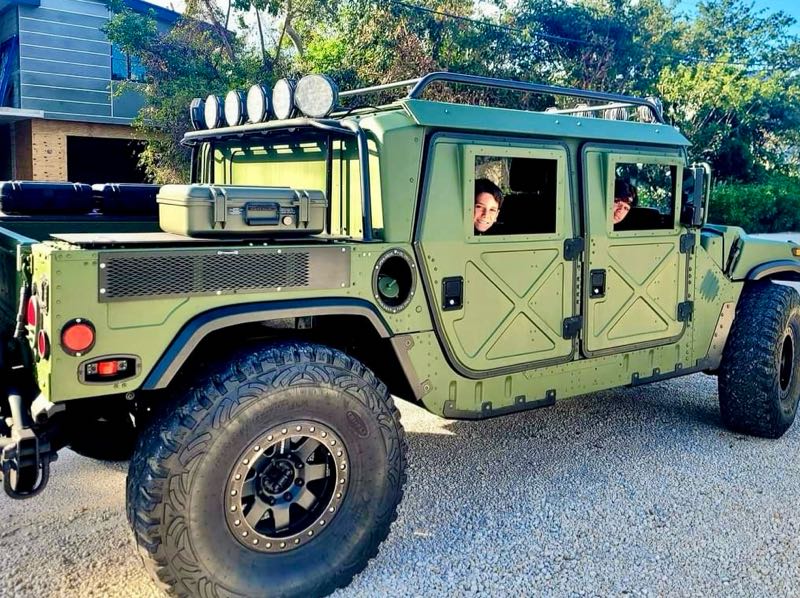 Hummer H1 spotted in Naraini