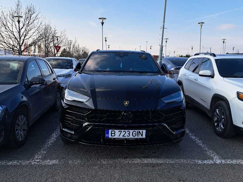 Lamborghini Urus (2022) spotted in Bucharest, Romania