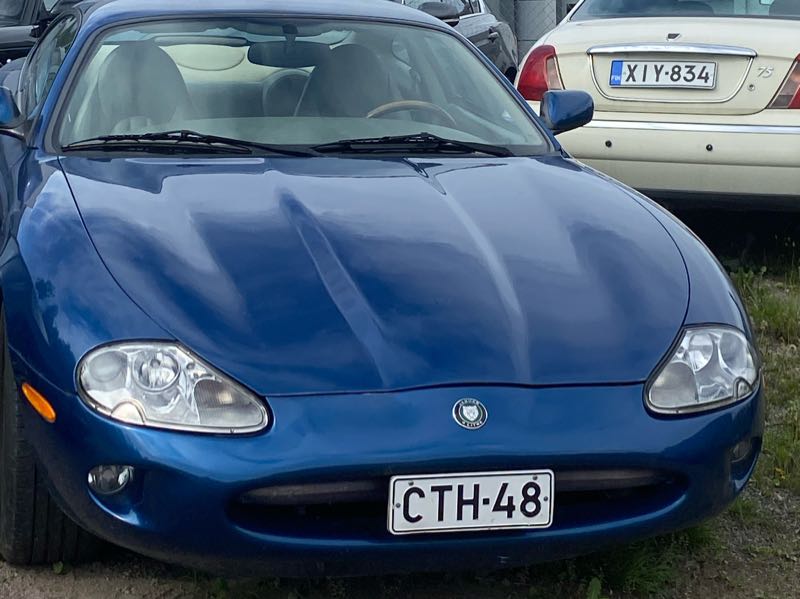 Jaguar XJ220 spotted in Espoo