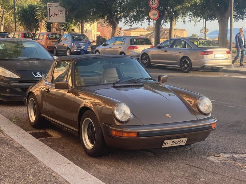 Porsche 911 spotted in Cagliari