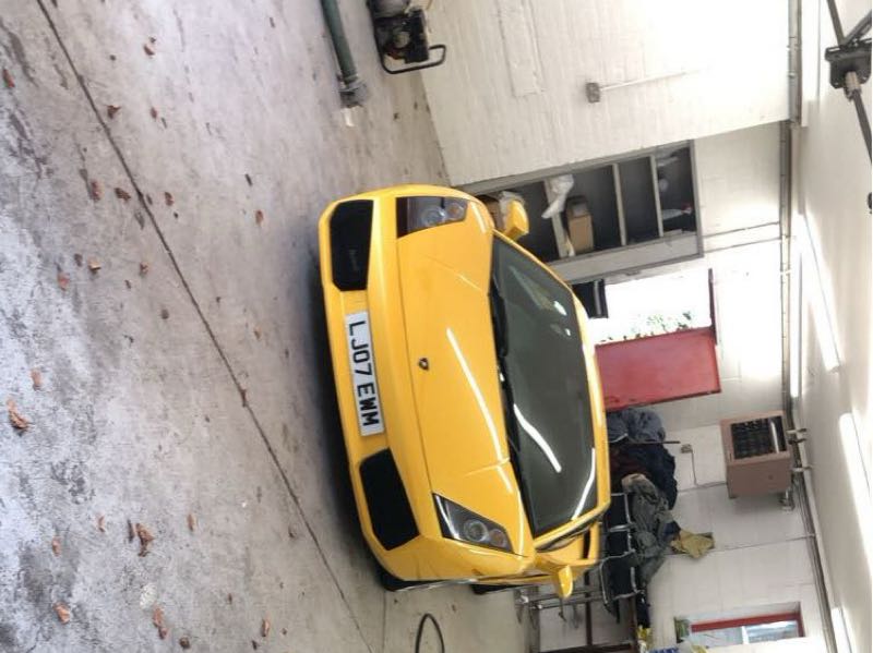 Lamborghini Gallardo spotted in Reading