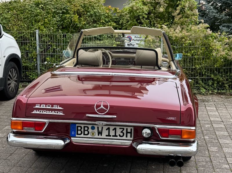 Mercedes-Benz 280 SL spotted in Sindelfingen