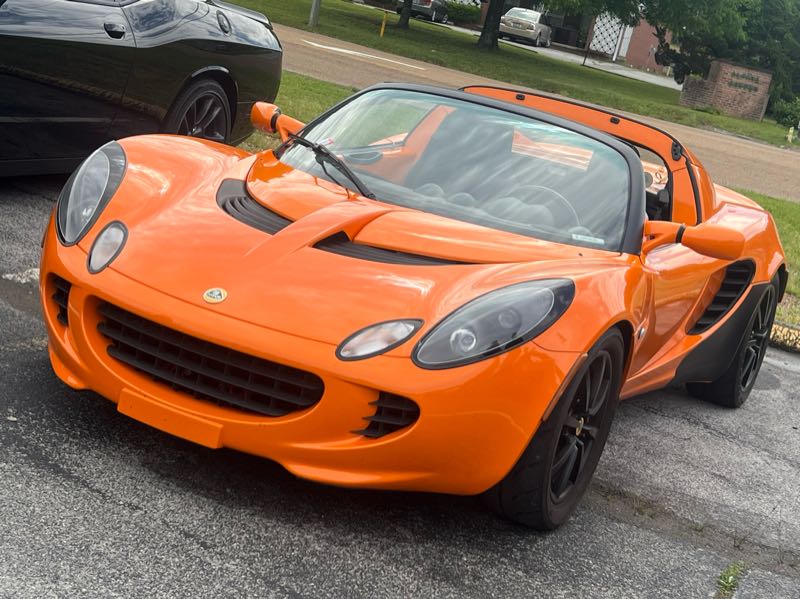 Lotus Elise (2010) spotted in East Chattanooga, United States