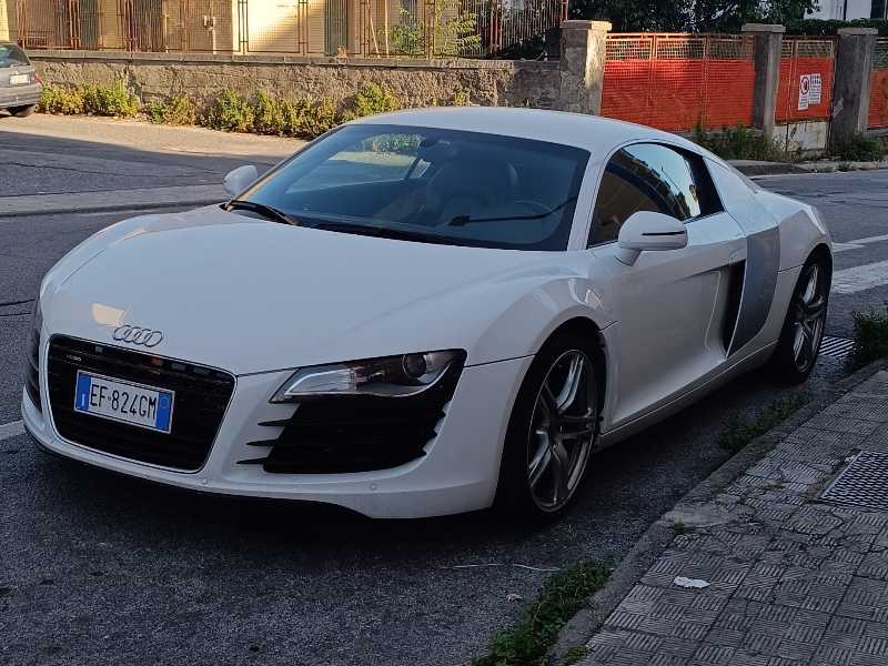 Audi R8 spotted in Lamezia Terme