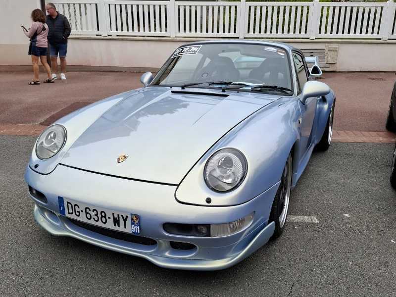 Porsche 911 (1997) spotted in Neufchâtel-Hardelot, France