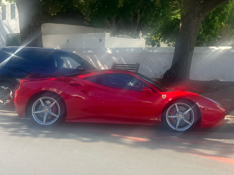 Ferrari 458 Italia spotted in Stellenbosch