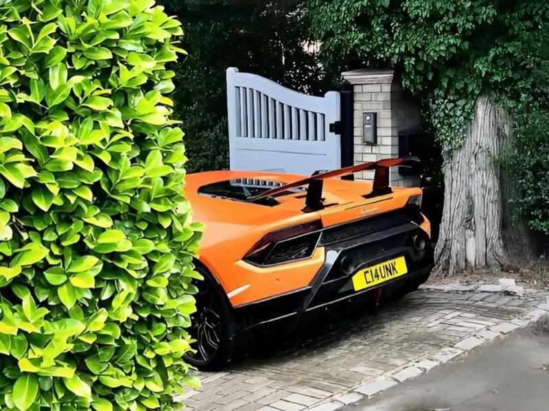 Lamborghini Huracán spotted in Bracknell