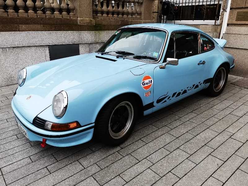 Porsche 911 Carrera RS spotted in Düsseldorf