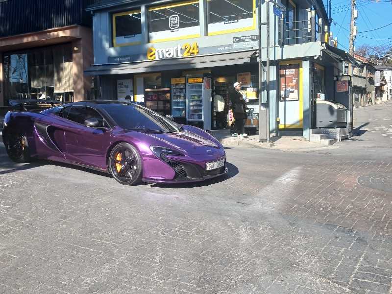 McLaren P1 (2013) spotted in Seoul, South Korea