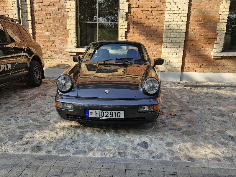 Porsche 911 (1989) spotted in Vilnius, Lithuania