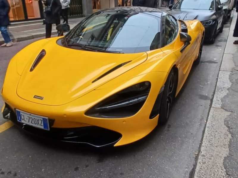 McLaren 720S (2019) spotted in Milan, Italy