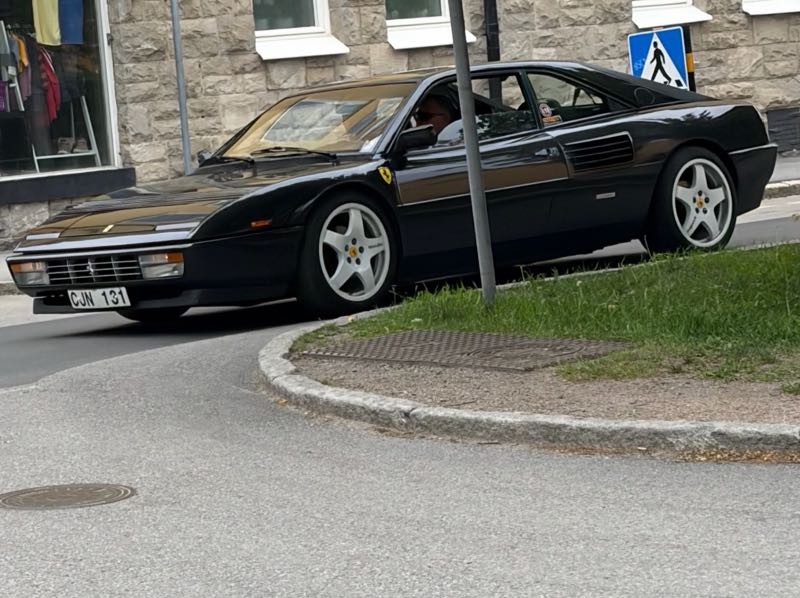 Ferrari Testarossa spotted in Uppsala