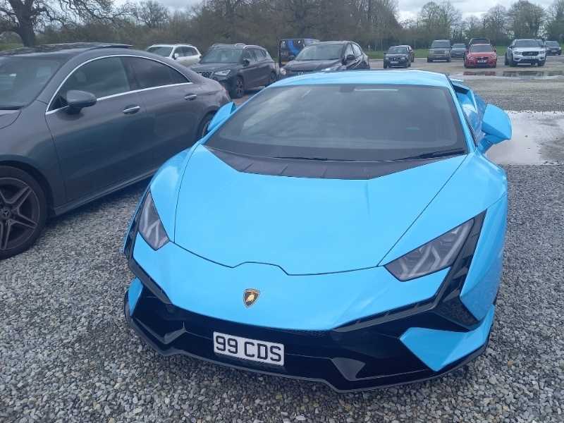 Lamborghini Huracán spotted in Swindon