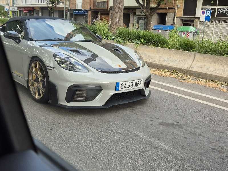 Porsche 718 Cayman GT4 RS spotted in Manresa