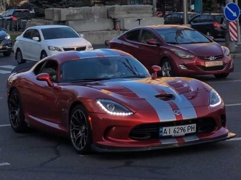 Dodge Viper spotted in Kyiv