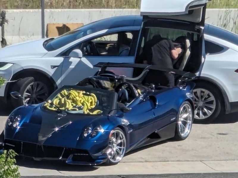 Pagani Huayra (2012) spotted in Los Angeles, United States