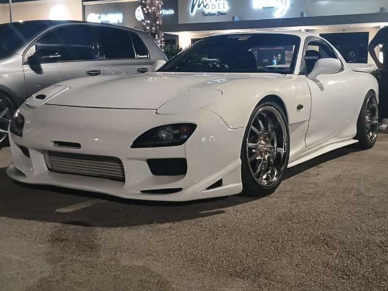 Mazda RX-7 spotted in Willemstad