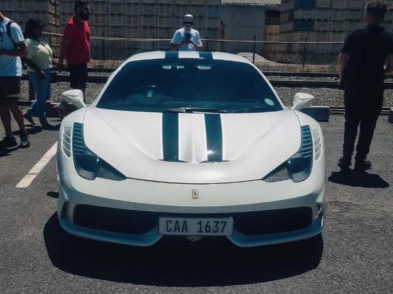 Ferrari 458 Italia spotted in Somerset West