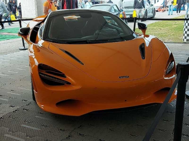 McLaren 720S spotted in Columbia