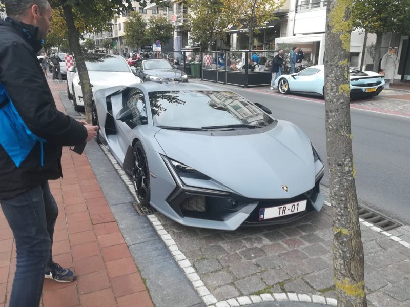 Lamborghini Revuelto spotted in Gent