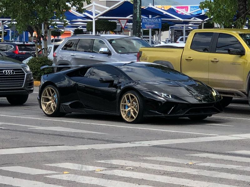 Lamborghini Huracán spotted in León de los Aldama