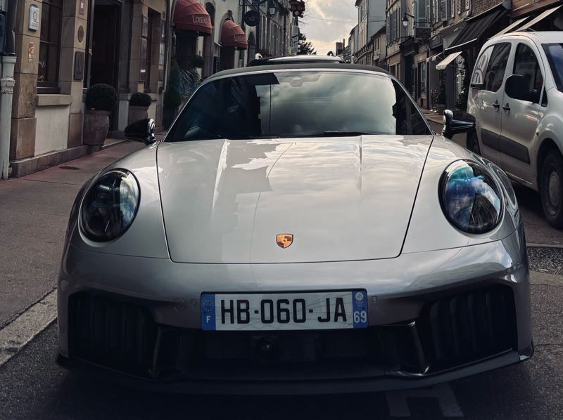 Porsche 911 GT3 spotted in Beaune